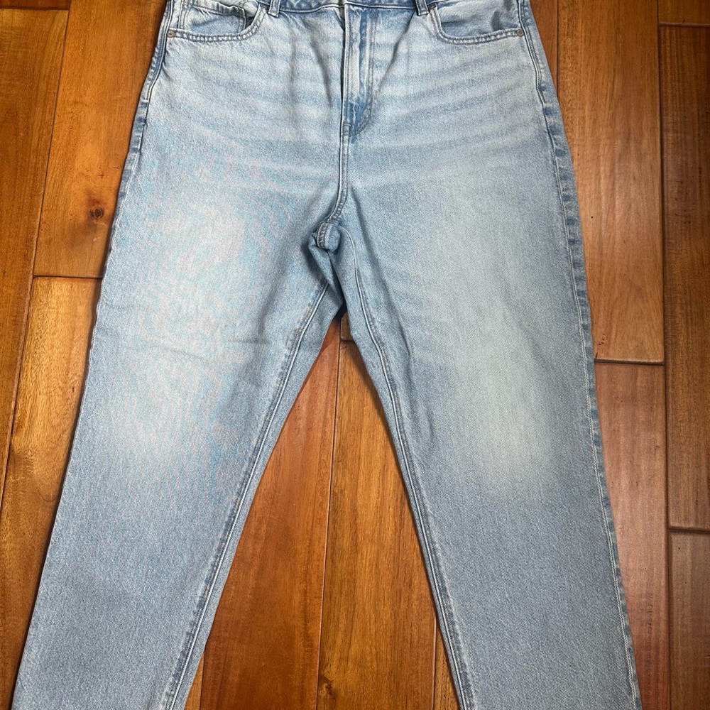 American Eagle Outfitters Light Wash Denim Jeans